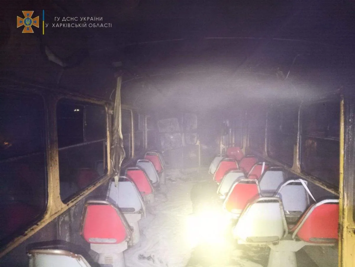 Тушили два часа: в Харькове загорелся трамвай прямо на ходу