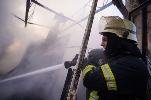 В Киеве на Гидропарке произошел пожар на территории яхт-клуба