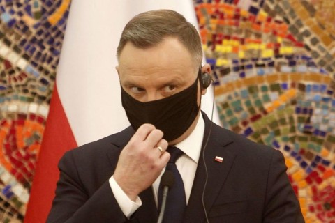 После трех прививок: президент Польши второй раз заразился коронавирусом