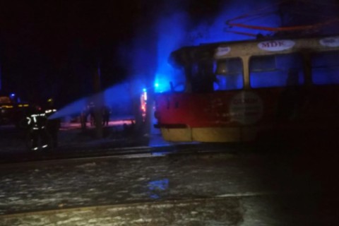 Тушили два часа: в Харькове загорелся трамвай прямо на ходу