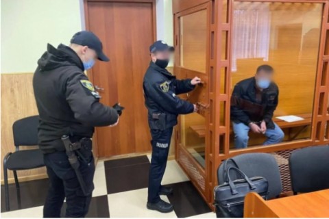 В Киевской области мужчина поджег авто двух друзей своей жены, чтобы она обратила на него внимание