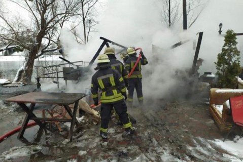 В Киеве в Гидропарке произошел пожар