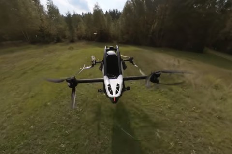 Не требует лицензии пилота: в Швеции создали летающий автомобиль