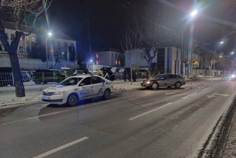 В Киевской области под колесами авто погиб военнослужащий