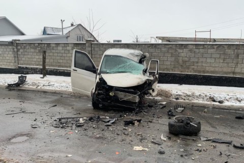 Есть пострадавшие: во Львовской области столкнулись бус и грузовик