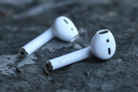 Apple планируют создать AirPods с уникальным слепком уха