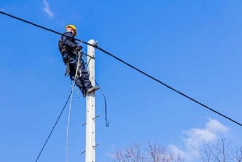 В Украине из-за непогоды в 63 населенных пунктах пропало электричество