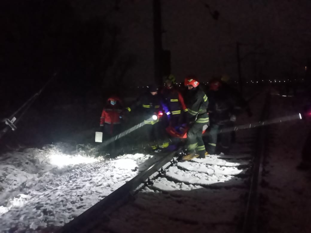 Под Ровно поезд столкнулся с грузовиком: есть пострадавшие