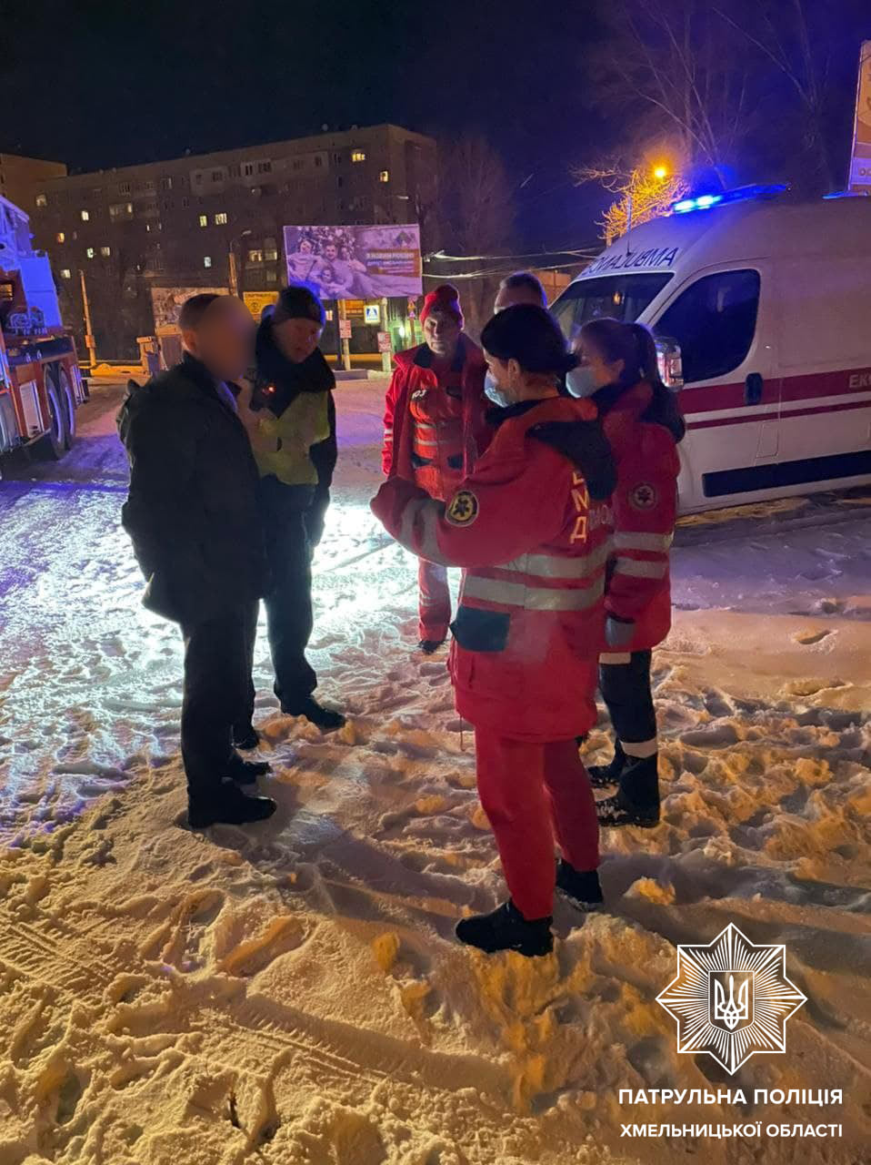 В Хмельницком патрульные спасли мужчину, который пытался выпрыгнуть с окна многоэтажки