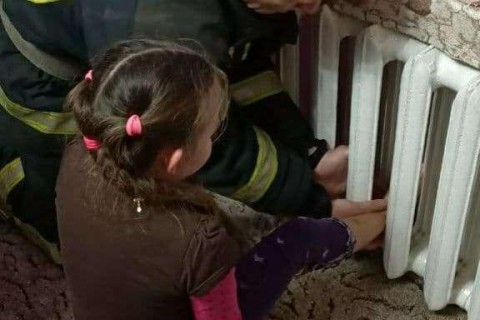 В Запорожской области нога ребенка застряла в батареи
