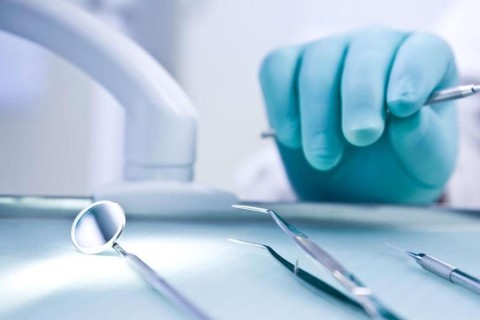 Сходила к стоматологу: в Ровенской области девушка попала в реанимацию с заражением крови
