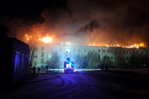 В Киеве горела гимназия восточных языков: пожар тушили 60 человек