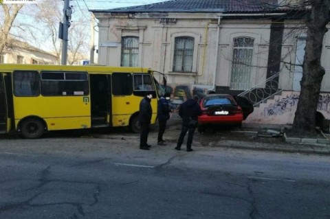 В Херсоне произошло ДТП с участием маршрутного такси