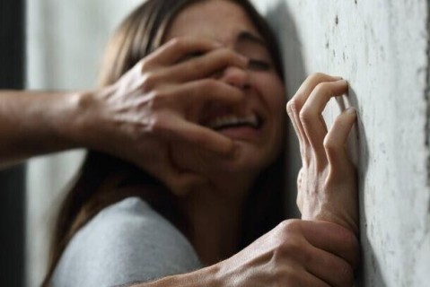 В Херсонской области иностранец изнасиловал 12-летнюю дочь сожительницы