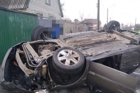 В Харькове пьяный водитель перевернулся на собственном авто