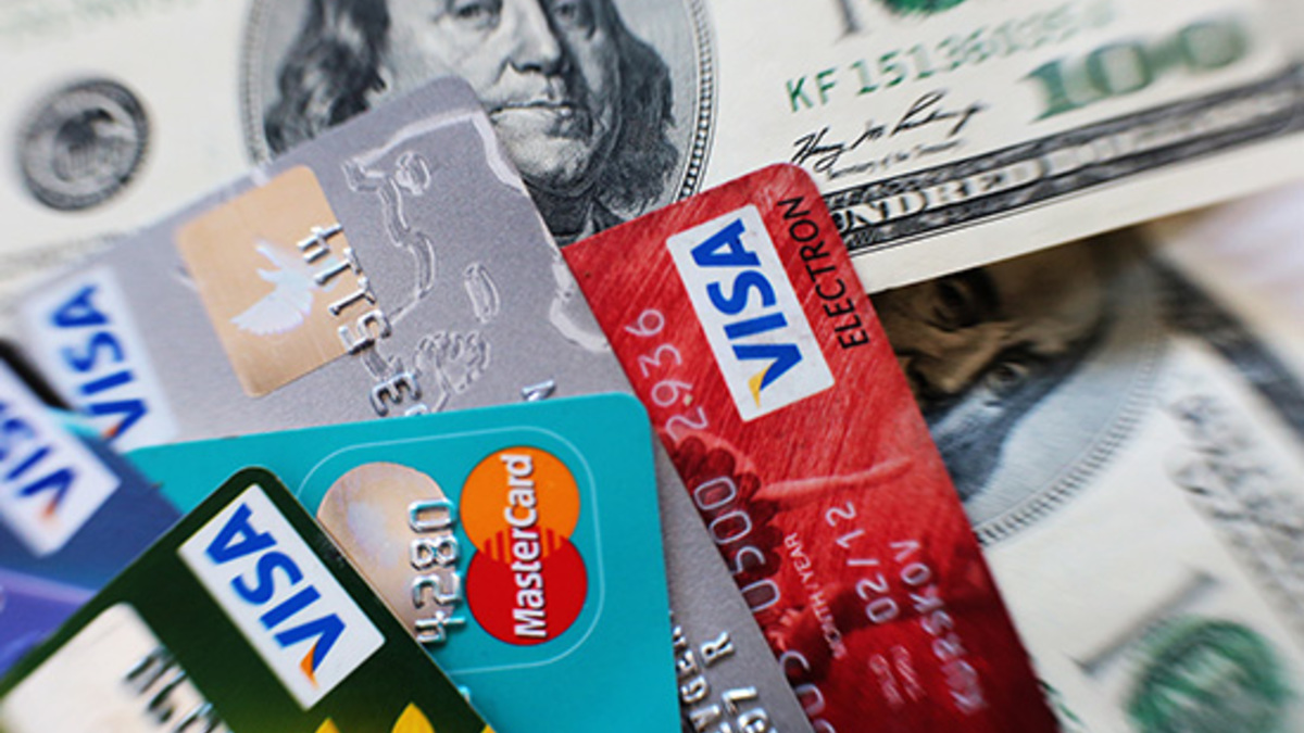 Как пользоваться бесплатной кредитной картой с умом?